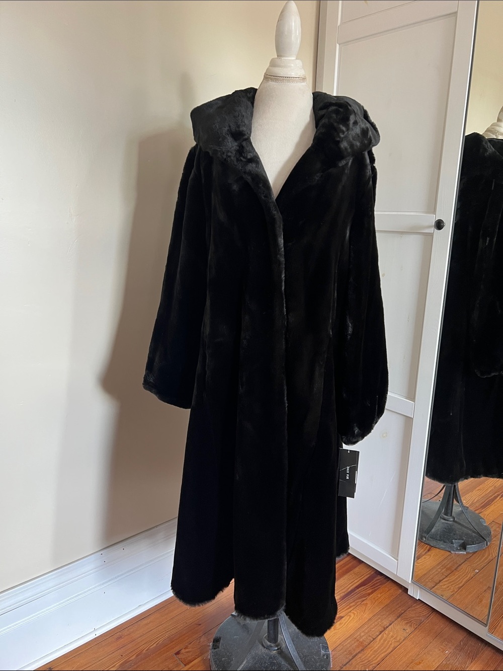 NWT Jones New York Black Hooded Faux Fur Long Robe Coat MSRP $380 Sz L
